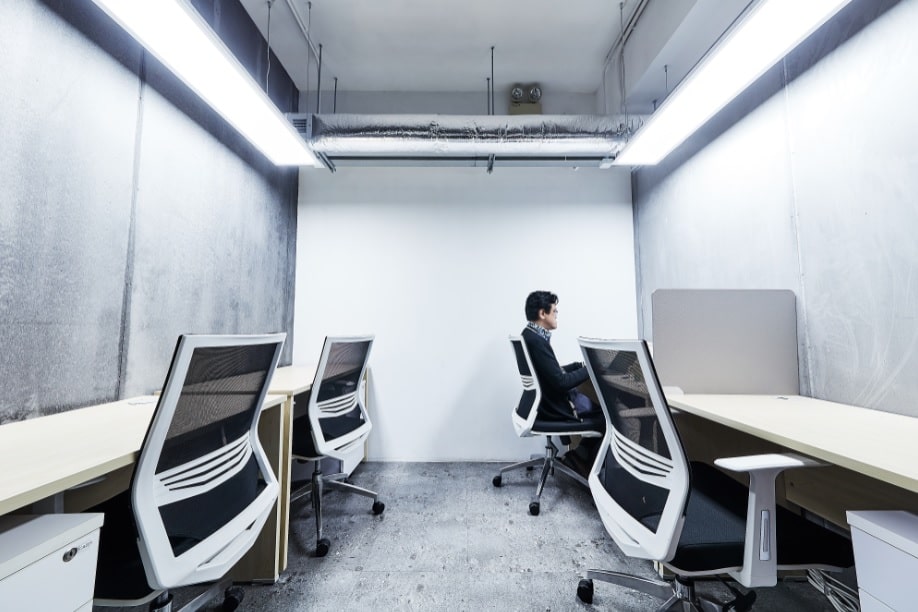 Metro Workspace - Tin Hau, Black & White image 4