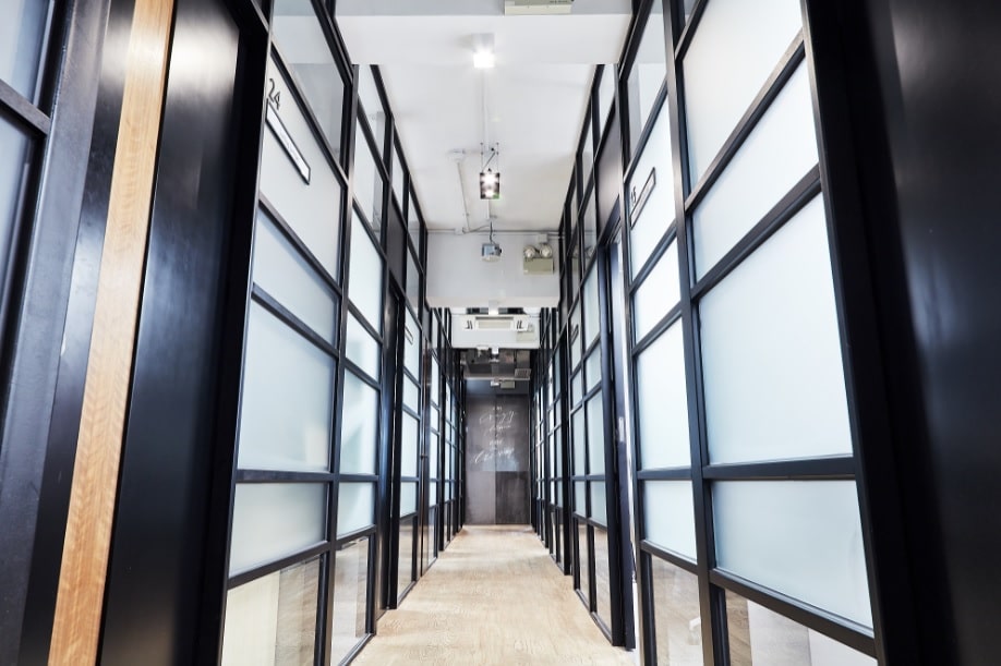 Metro Workspace - Tin Hau, Black & White image 5