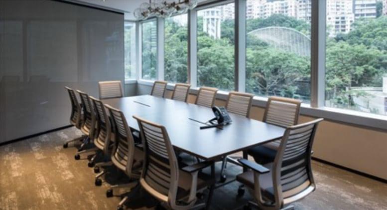 Eaton Club Central image 5