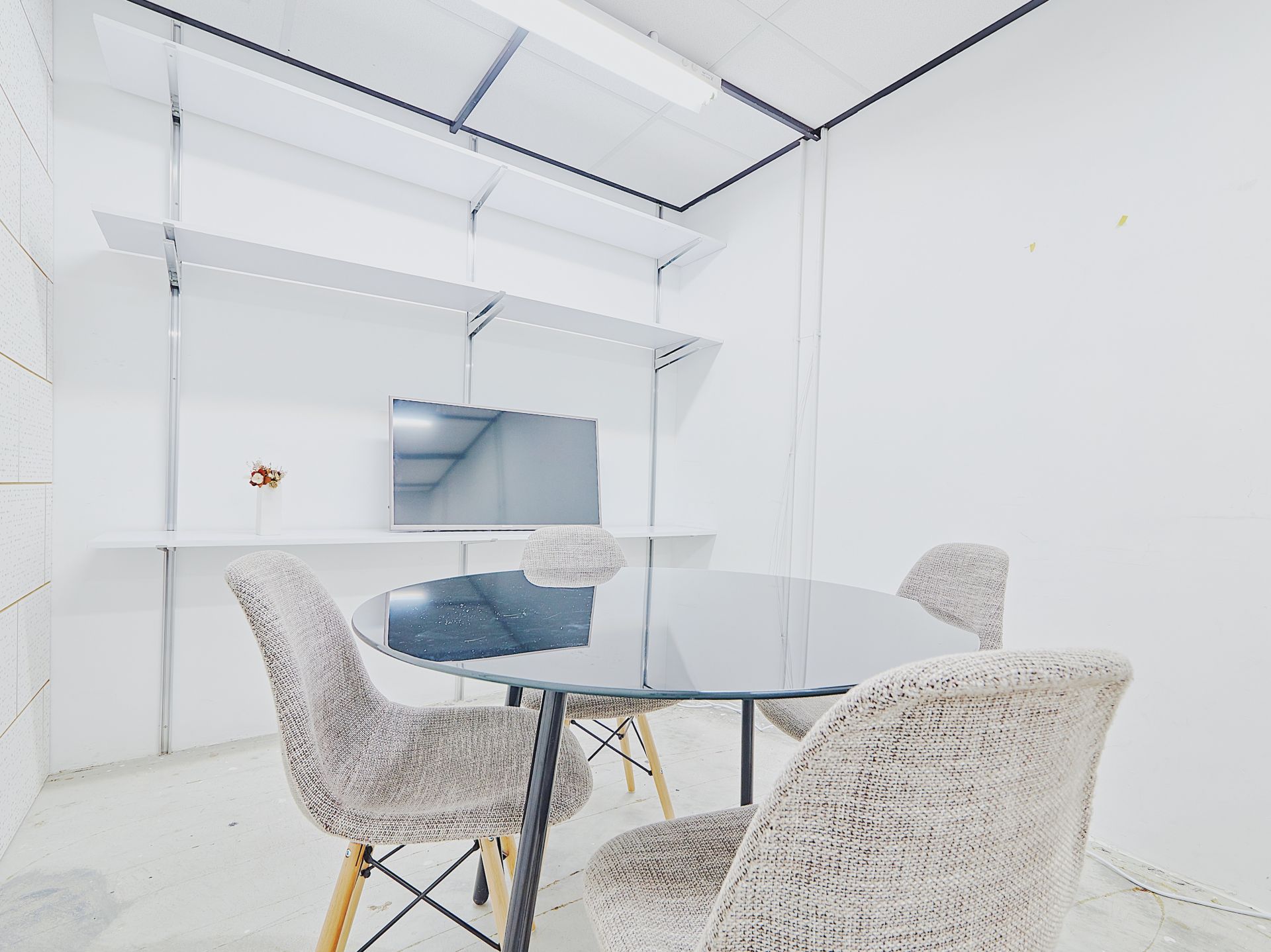 Metro Workspace - Kwai Chung, Studio 52 image 3