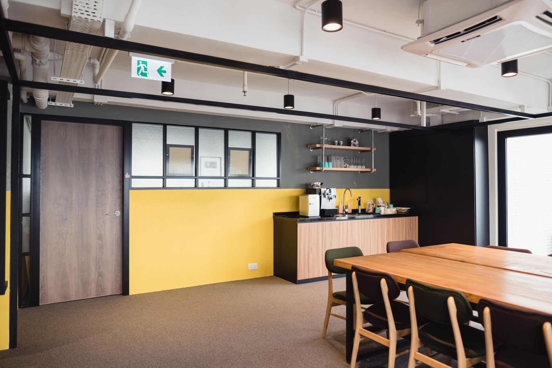 Garage Society Sheung Wan image 5