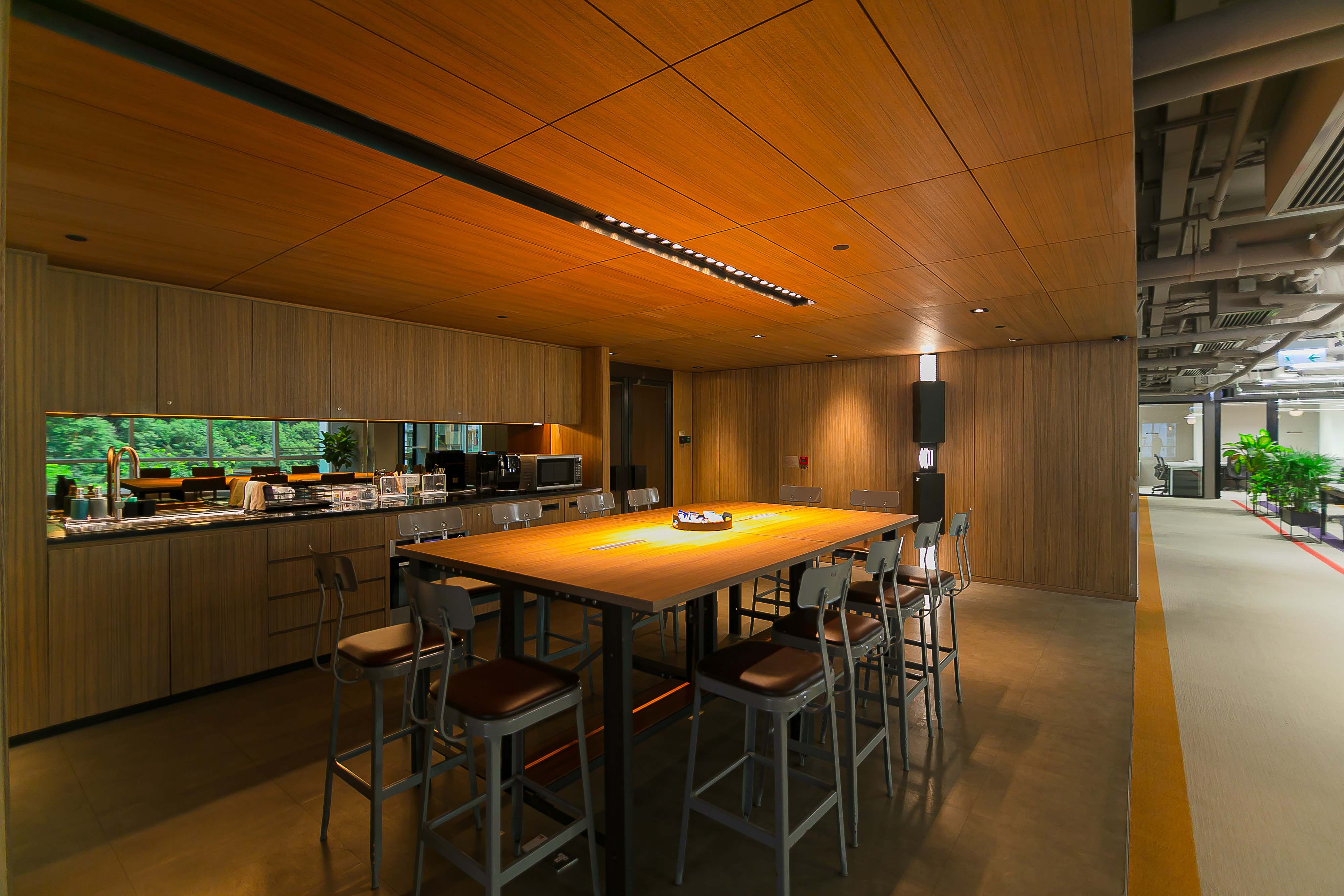 Ooosh Island East image 3