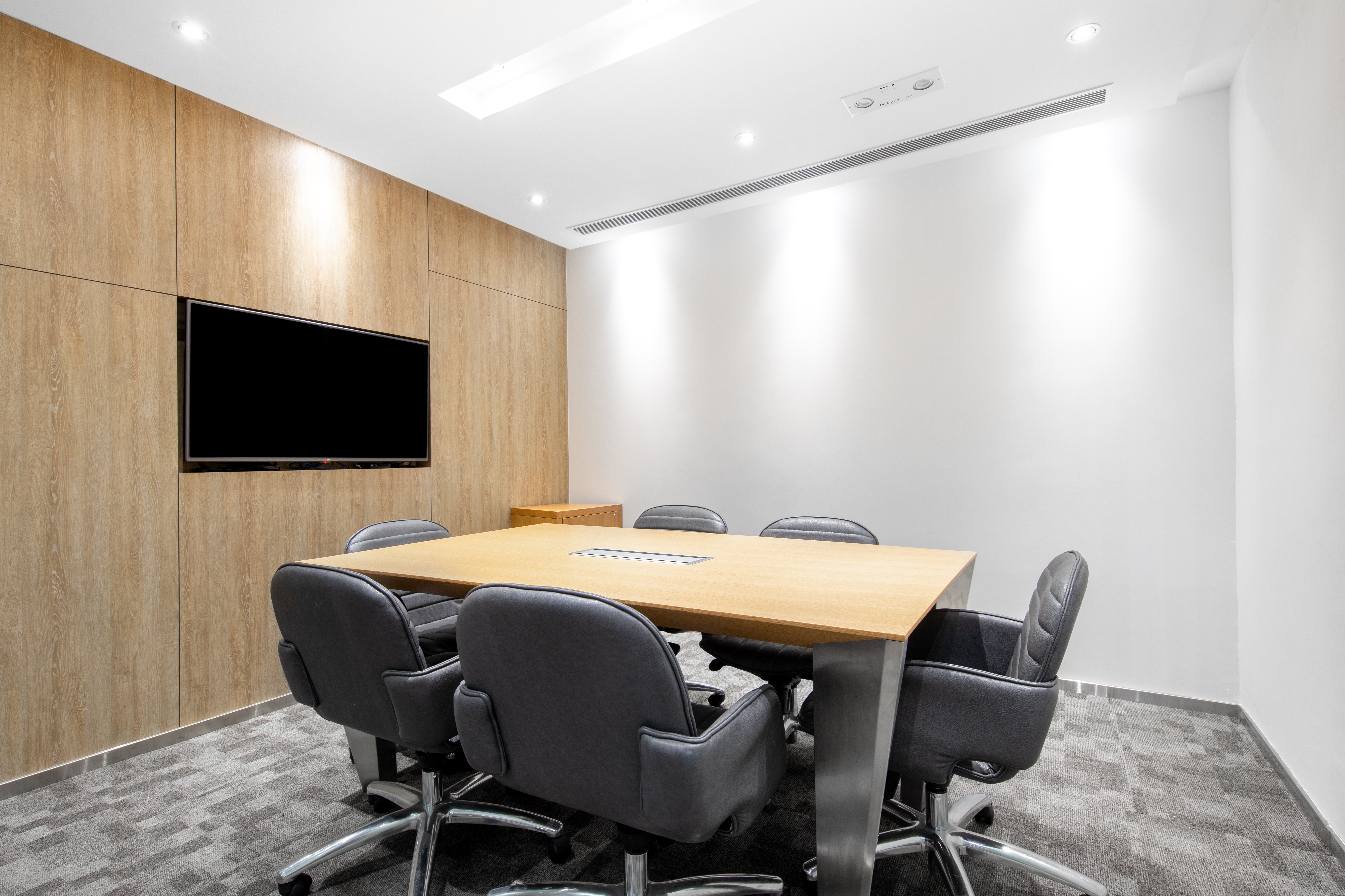 Regus - Hong Kong, 181 QRC image 4