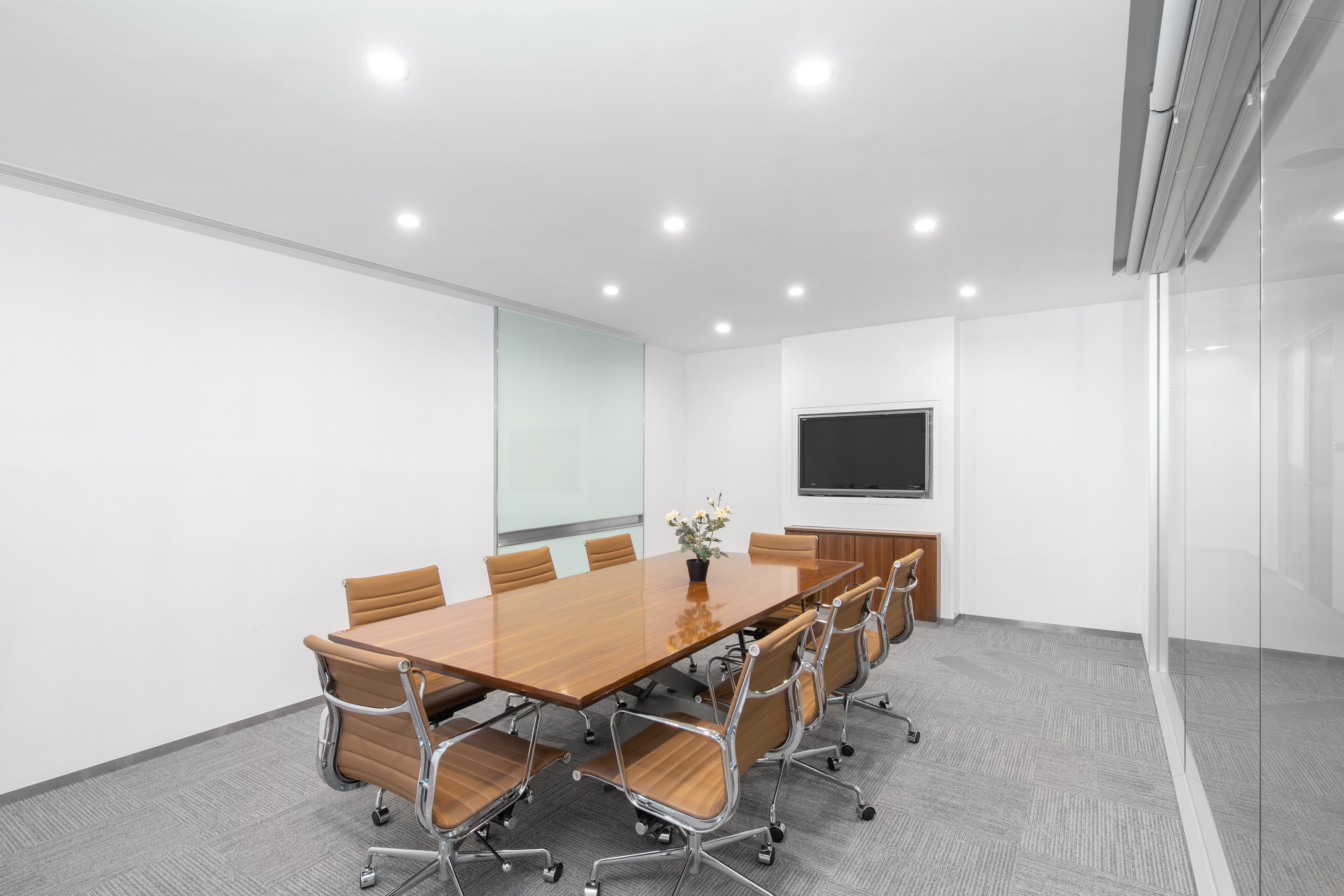 Regus - Hong Kong The Center image 5