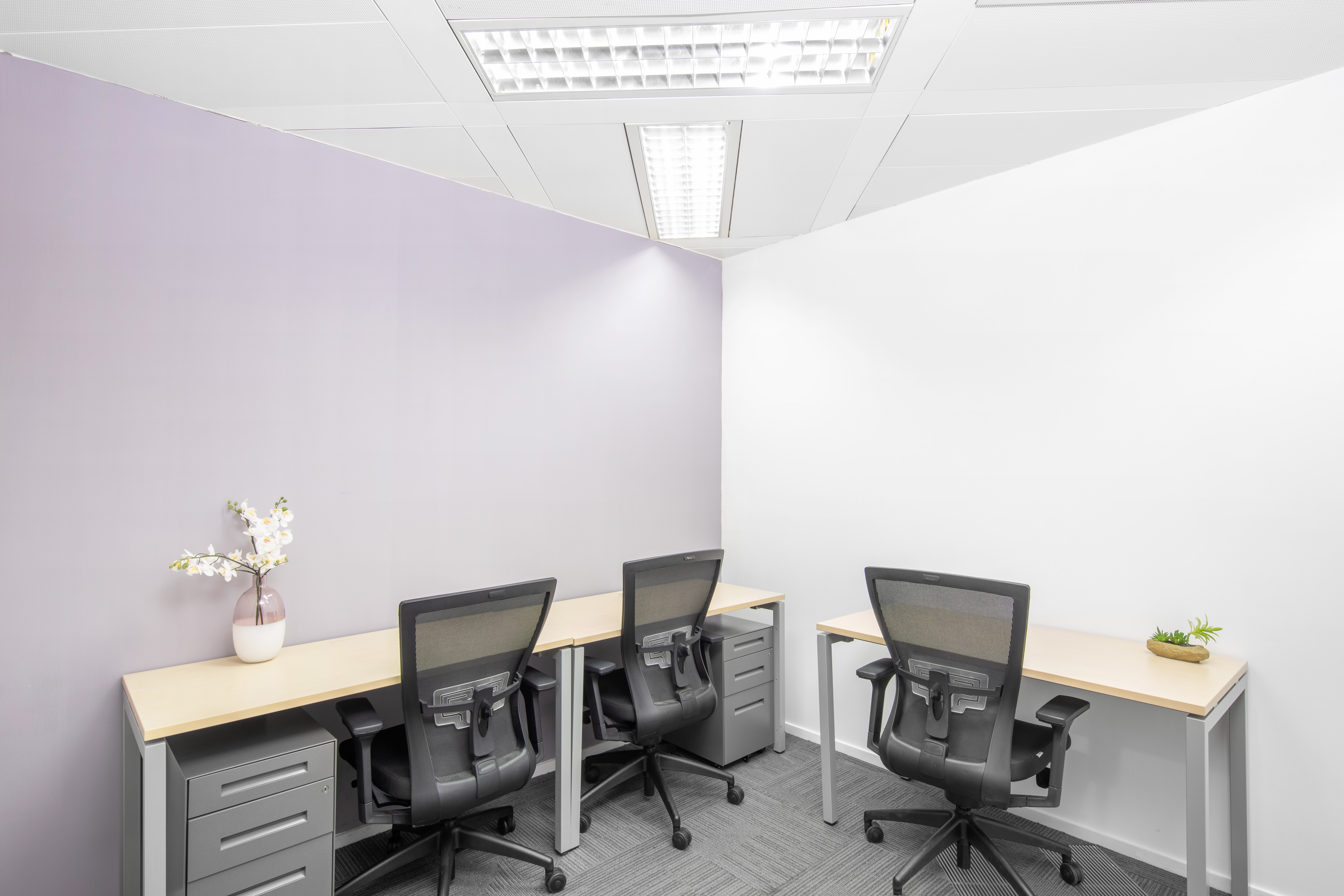 Regus - Hong Kong The Center image 3