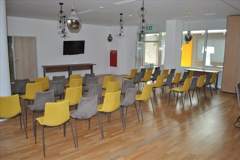 DBH Serviced Office image 3