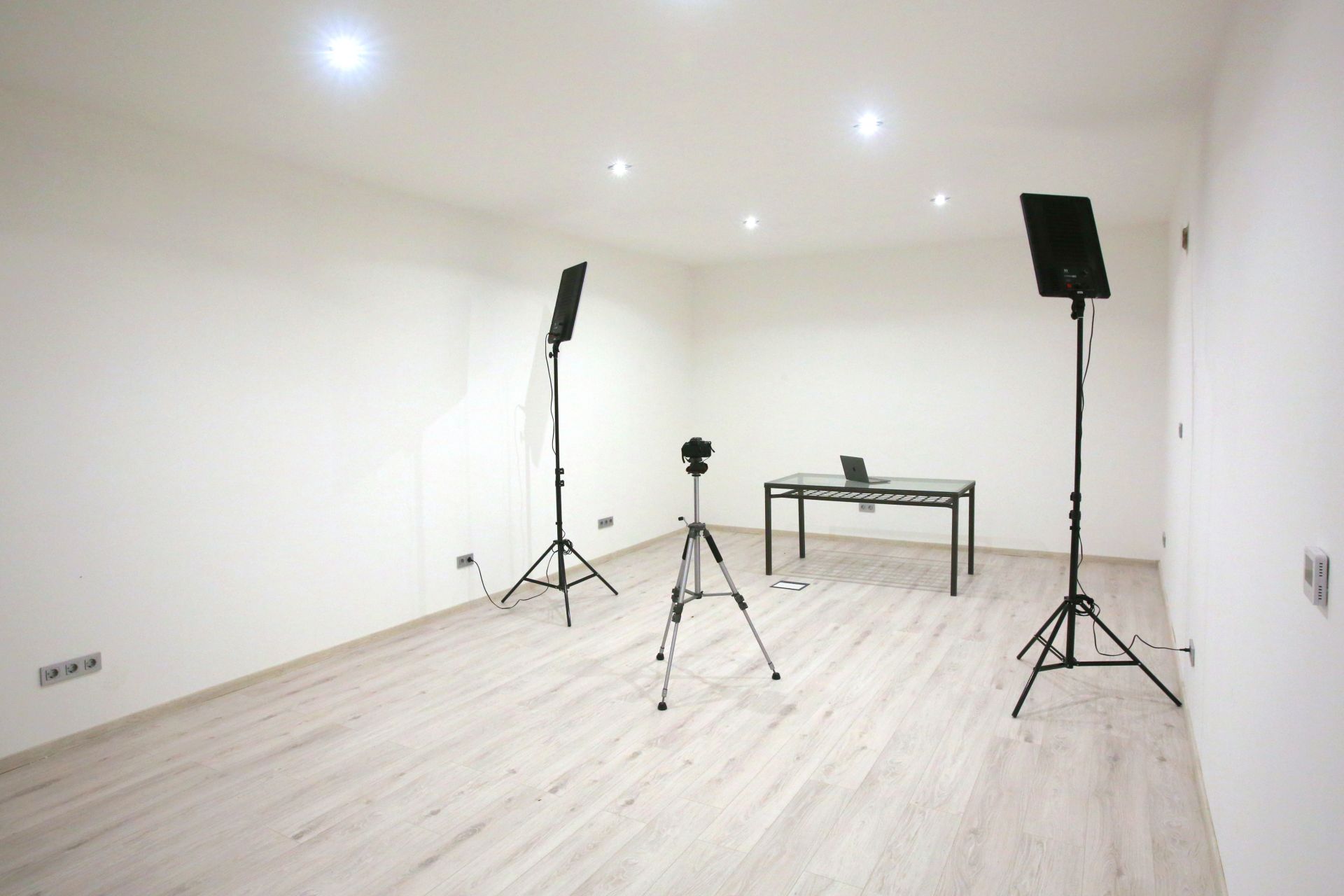 (Co)ntent - CoWorking & Content Studio image 3