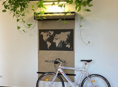 Megallo Kozossegi Iroda image 3