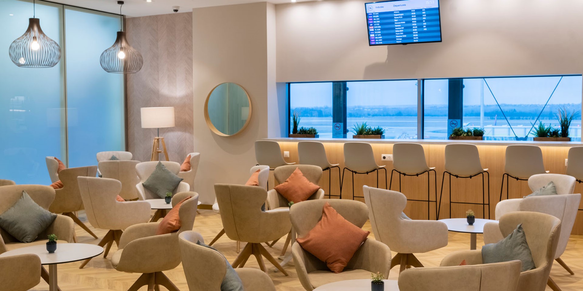 Plaza Premium Lounge (Departures) image 4