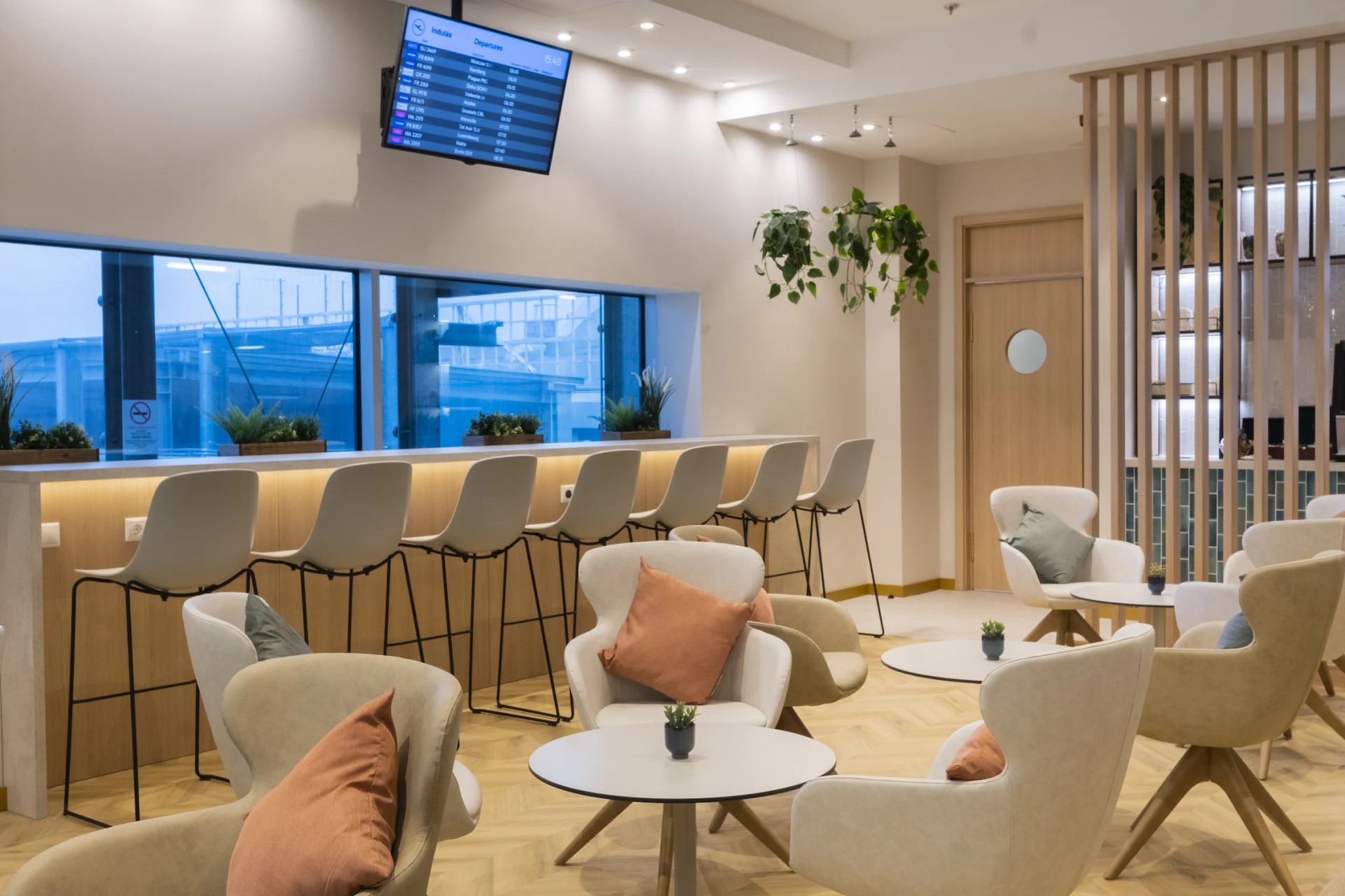 Plaza Premium Lounge (Departures) image 5