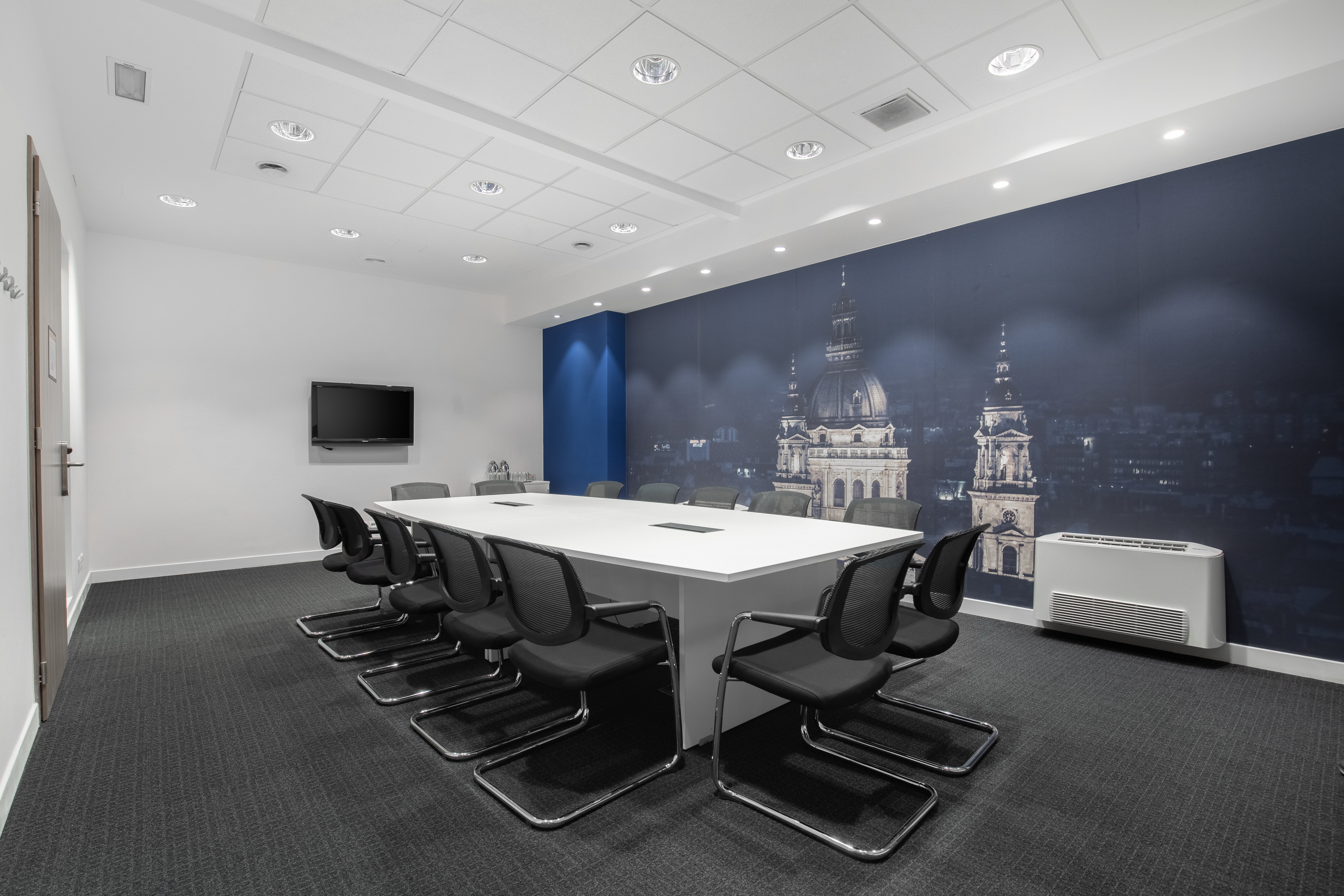 Regus - Budapest, President Centre image 4