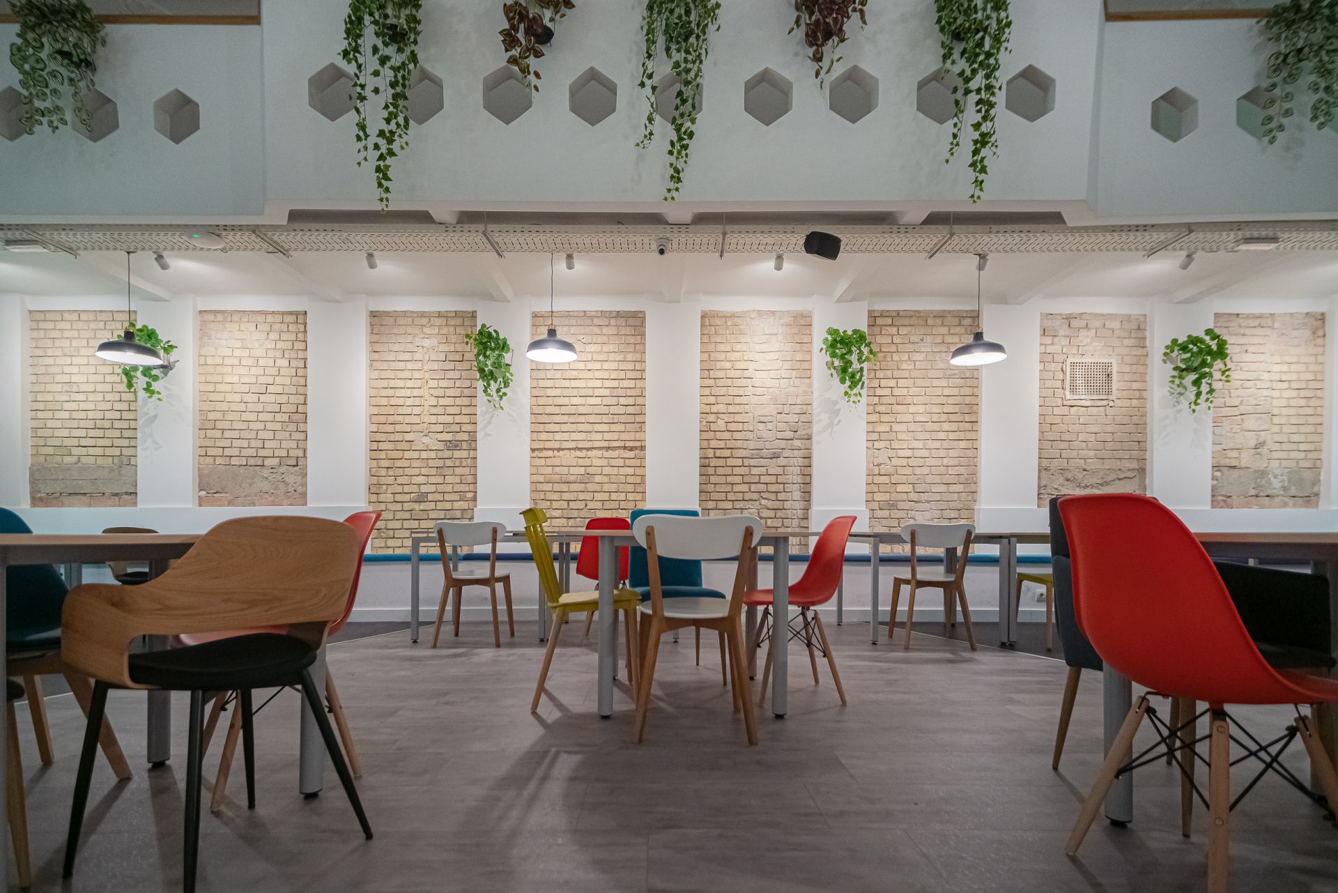 Szikra Coworking image 2