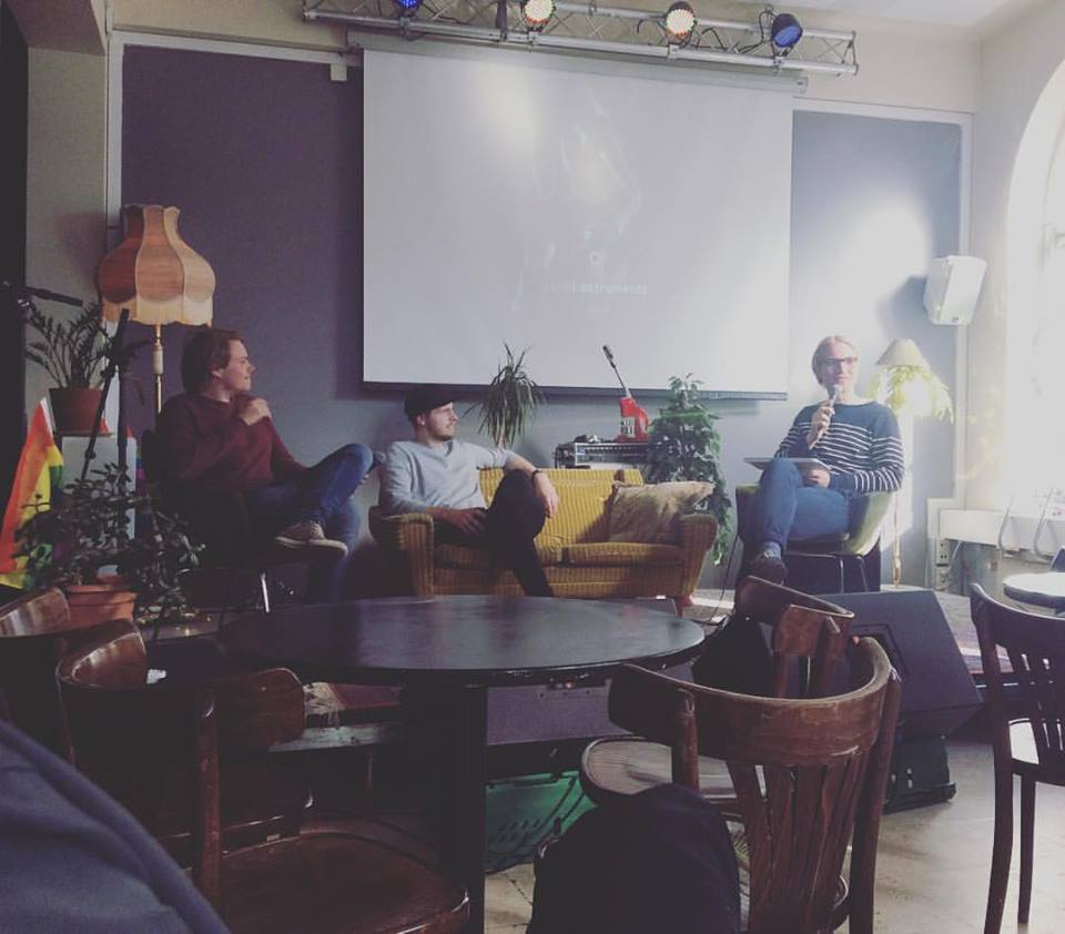 Hitt Húsið image 4