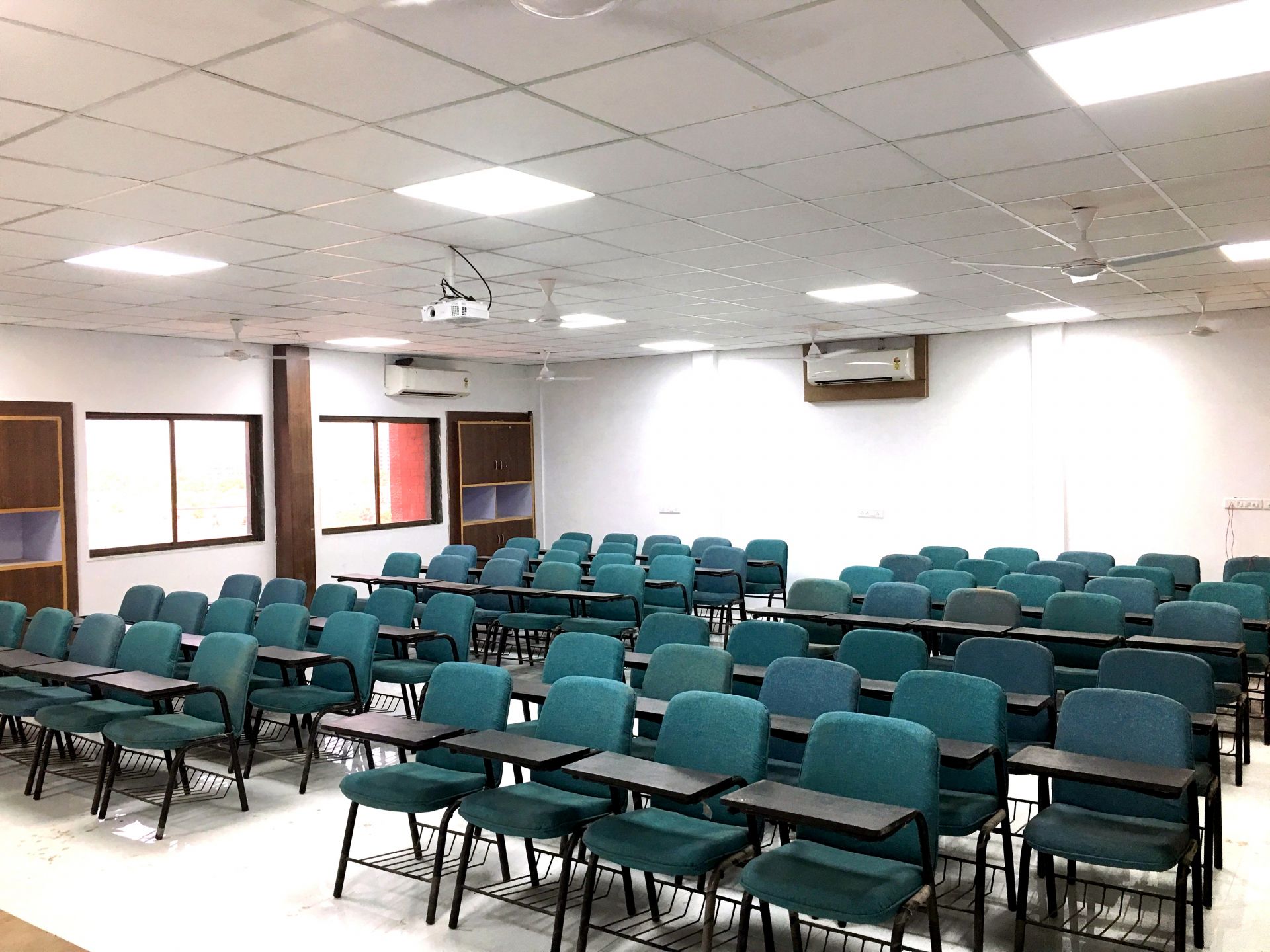 IGNITE INCUBATOR AND CO-WORKING SPACE I CONFERENCE ROOM image 5