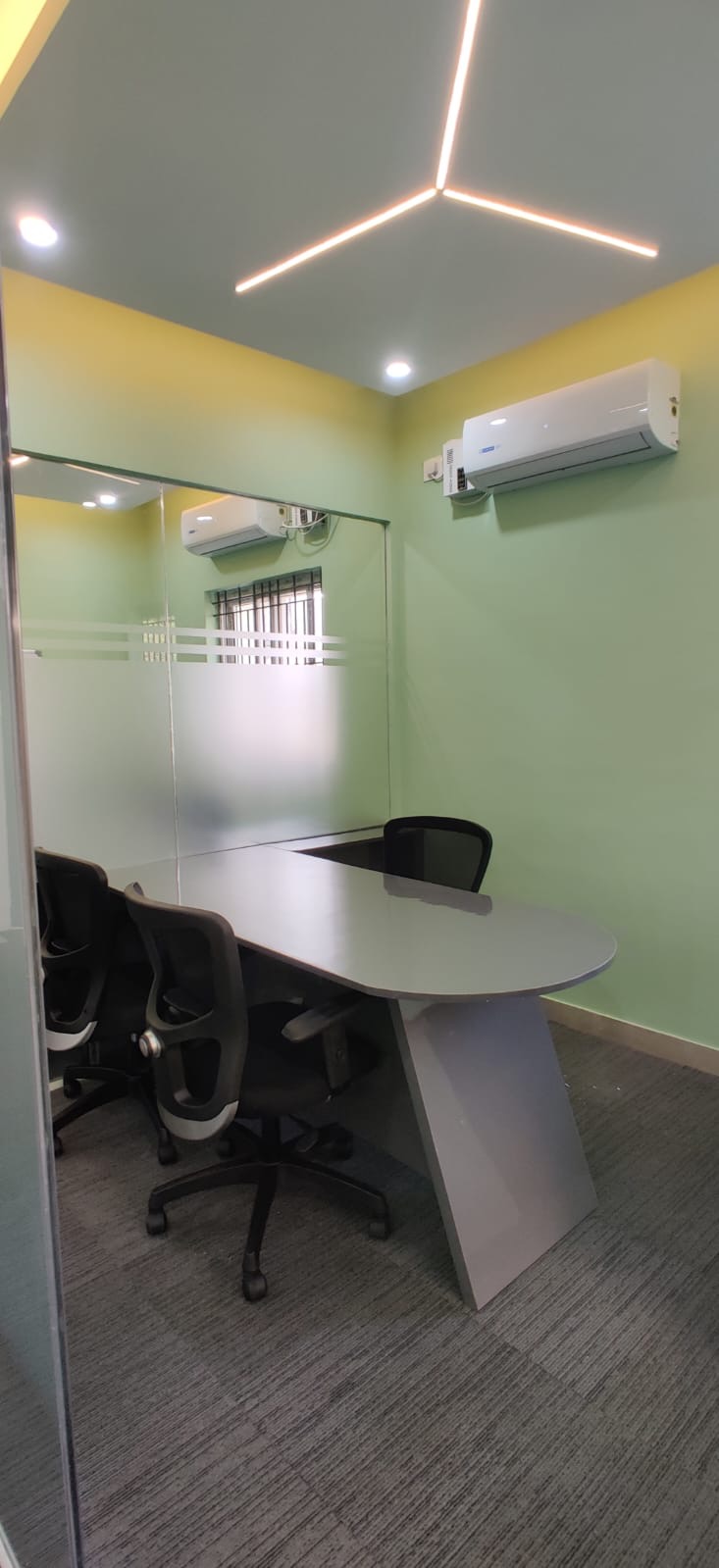 Crescent Workspace image 4