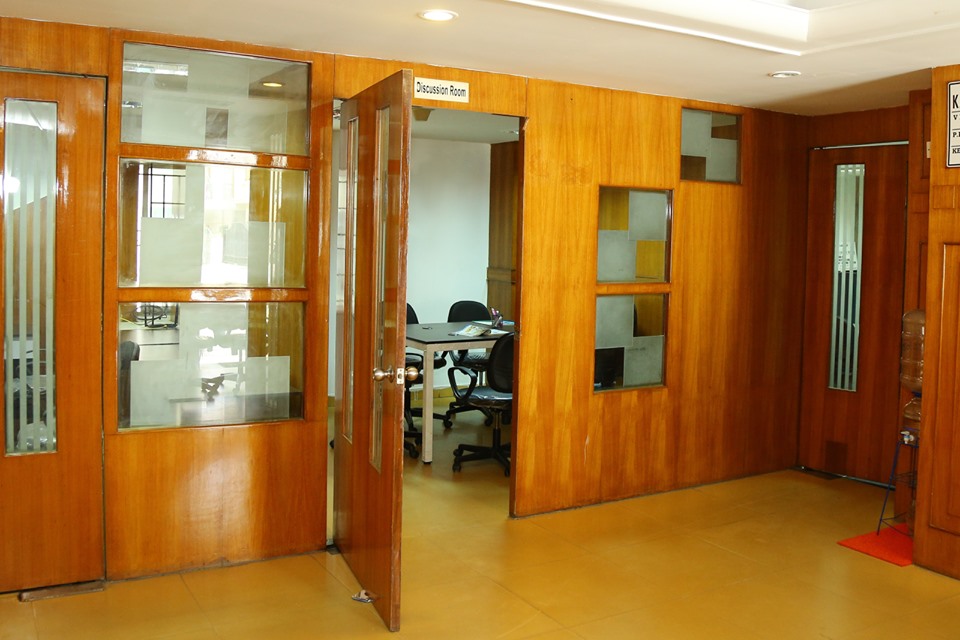 Reveur coworking spaces image 4