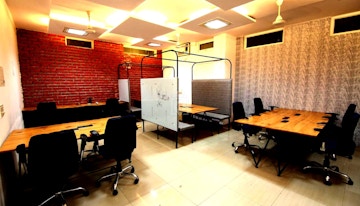 myHQ coworking at Cospaces New Garage Golf Course Road image 1