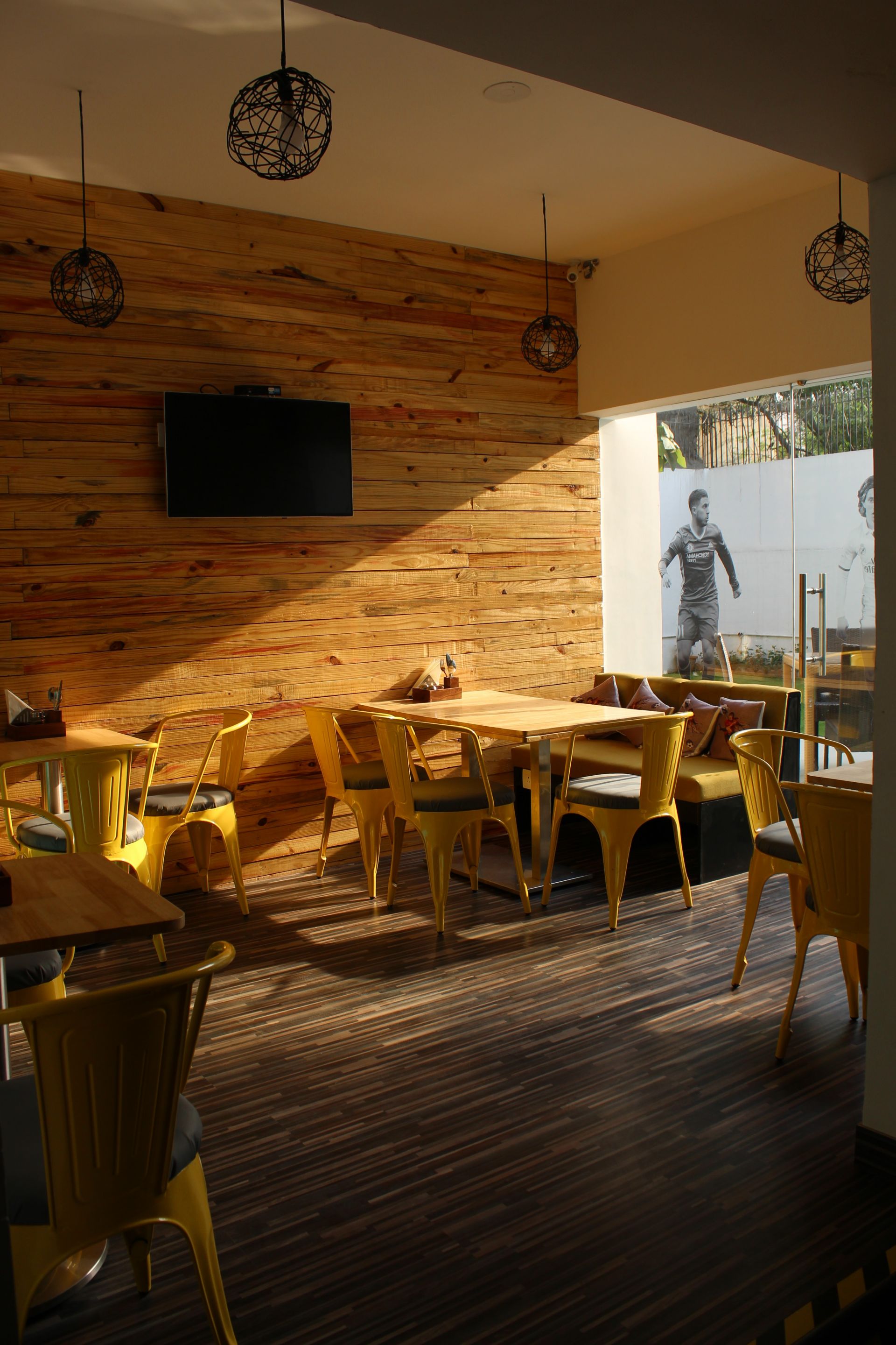 myHQ coworking at Dribble on Golf Course Road image 5