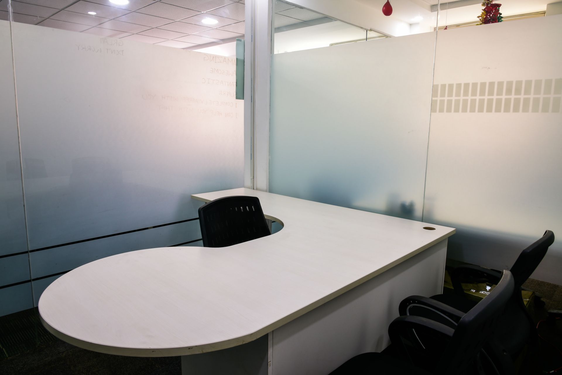 myHQ S-Impello Workspace image 5