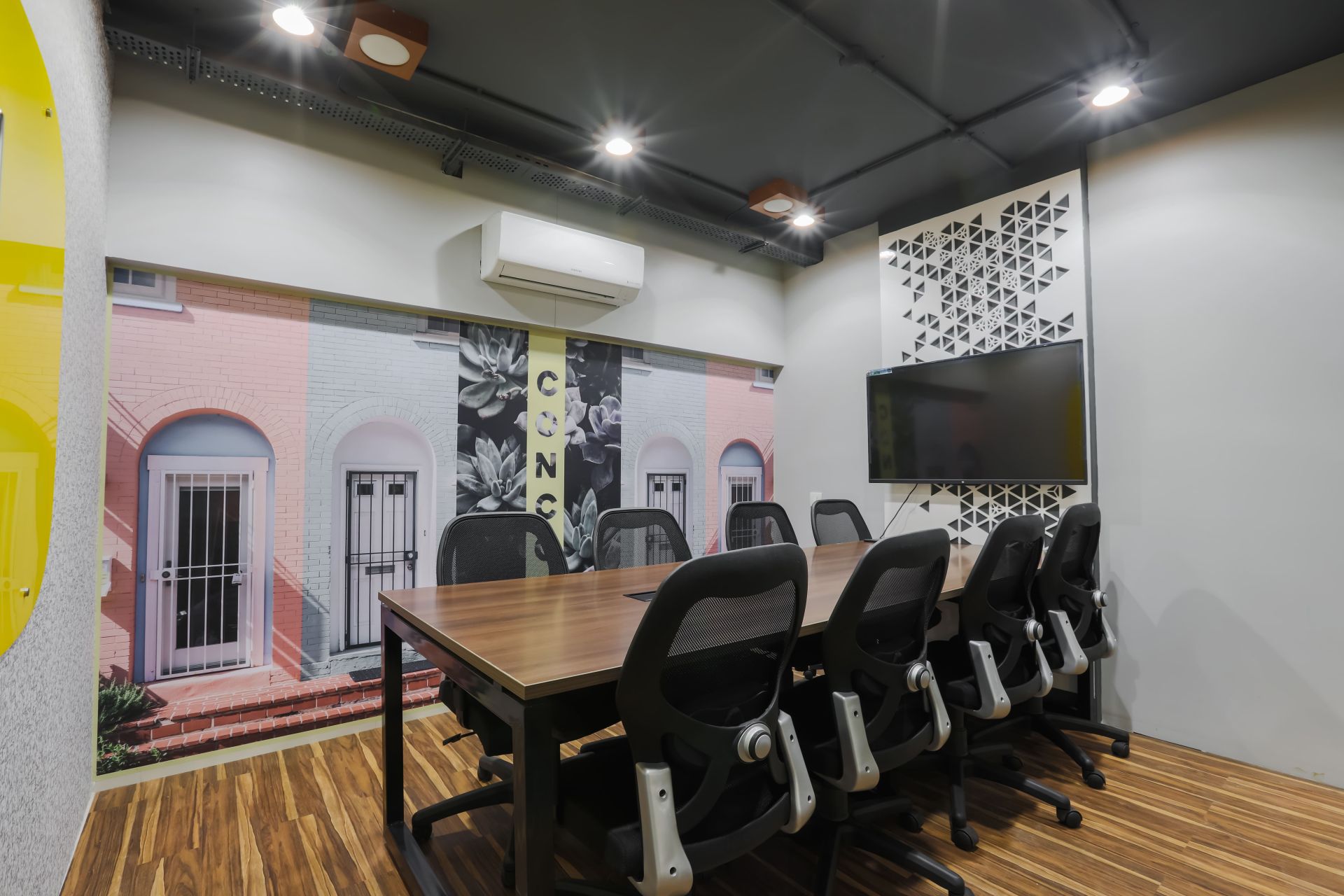 Sky Space Coworking image 2