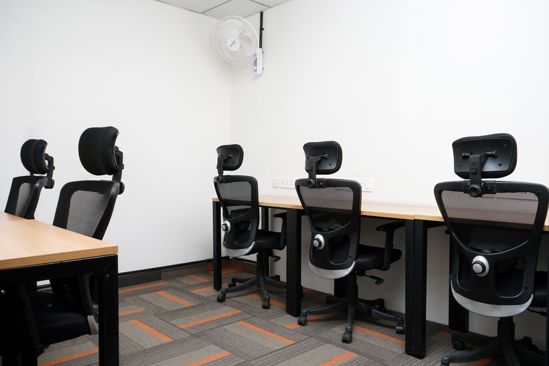 Suits coworking spaces image 2