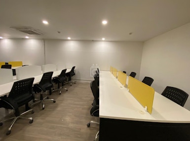 White Polar Spaces image 4