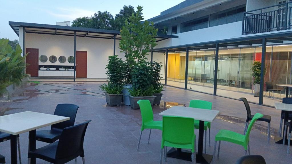 Spazeone managed office spaces image 2