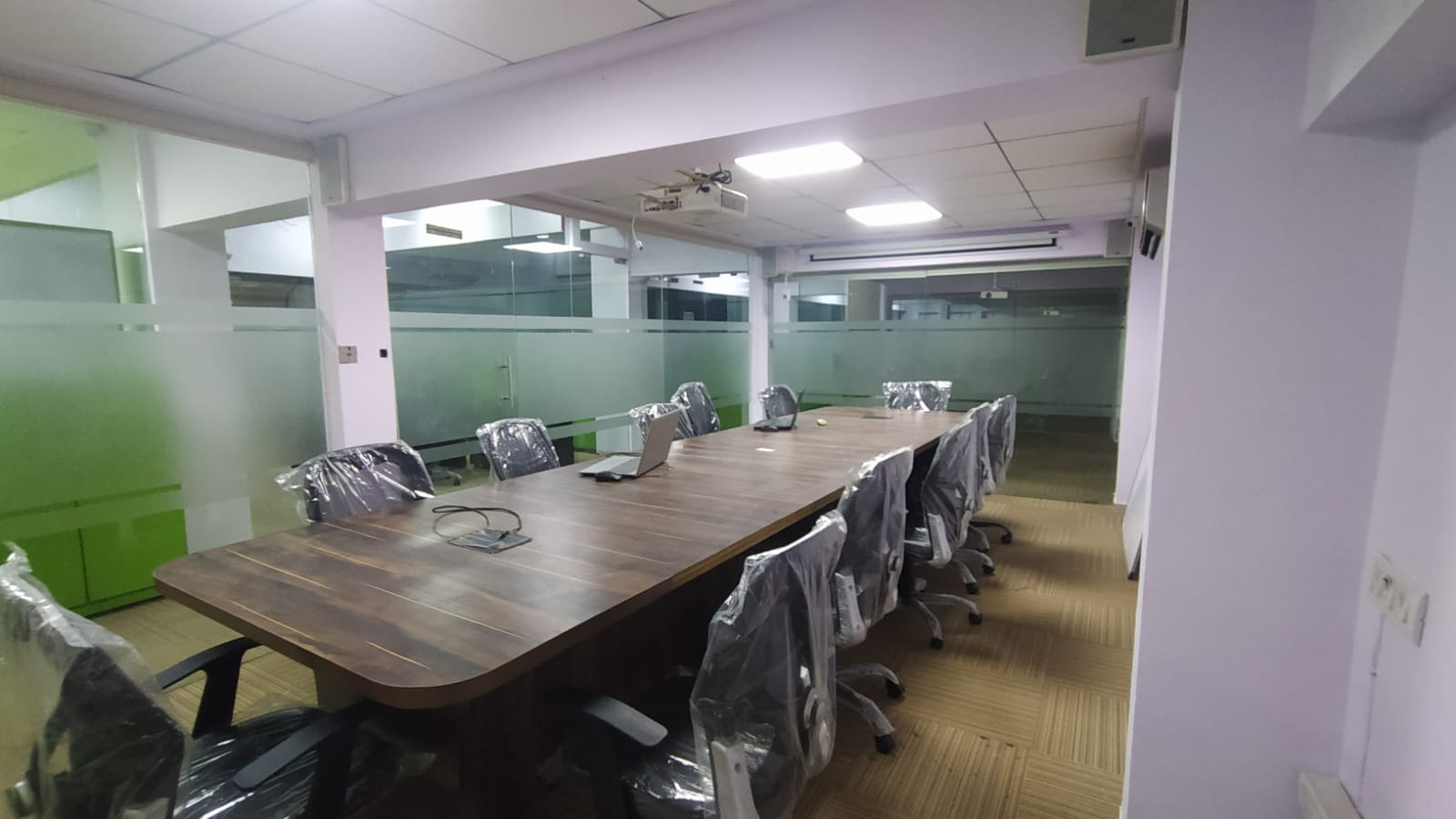 Toutle Space Malad image 4