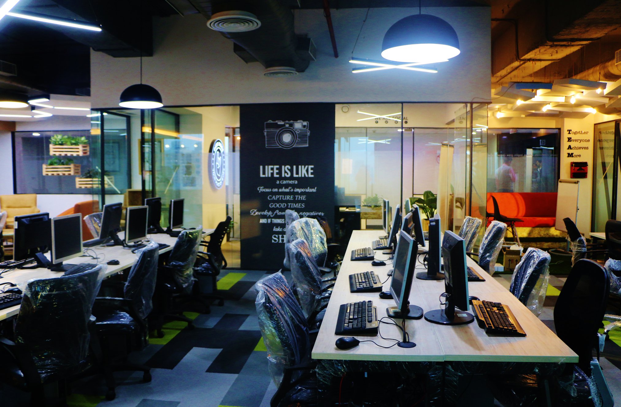 DesqWorx Green Park image 5