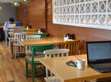 myHQ coworking at IHOP Tagore Garden image 4