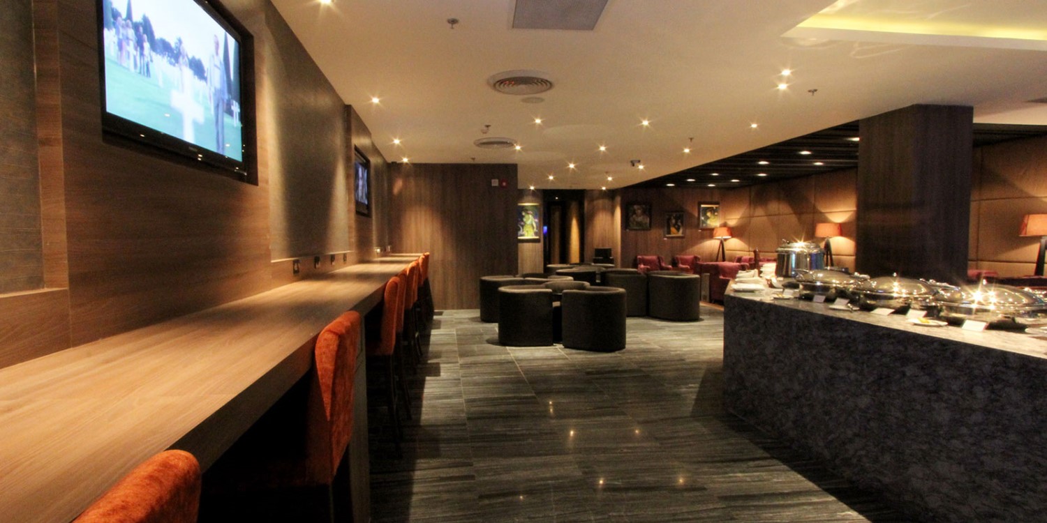 Plaza Premium Lounge (International Departures) / T3 Lounge B image 5