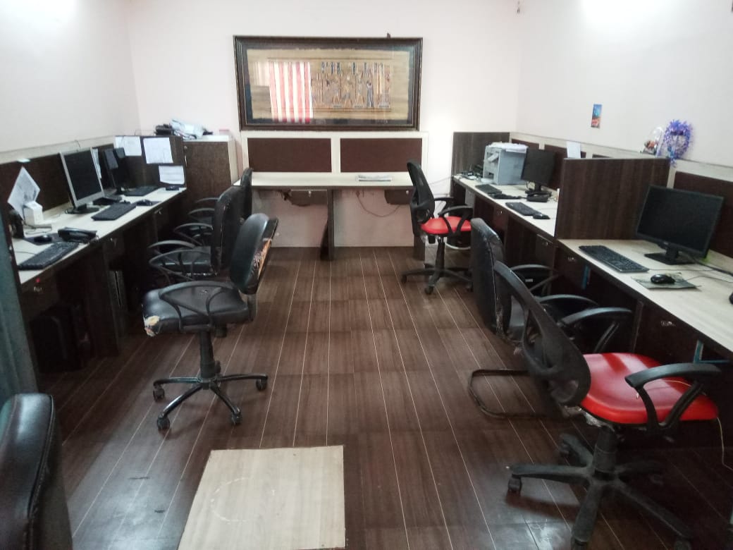 South Delhi based Vibrant Coworker Area image 2