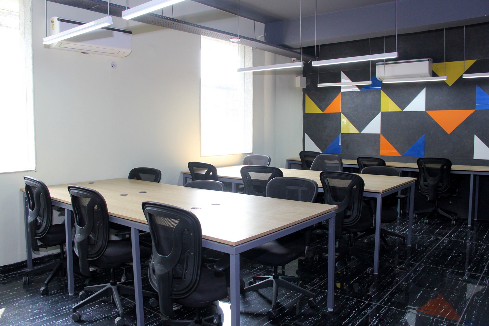 LETS CONNECT COWORKING SPACE image 3