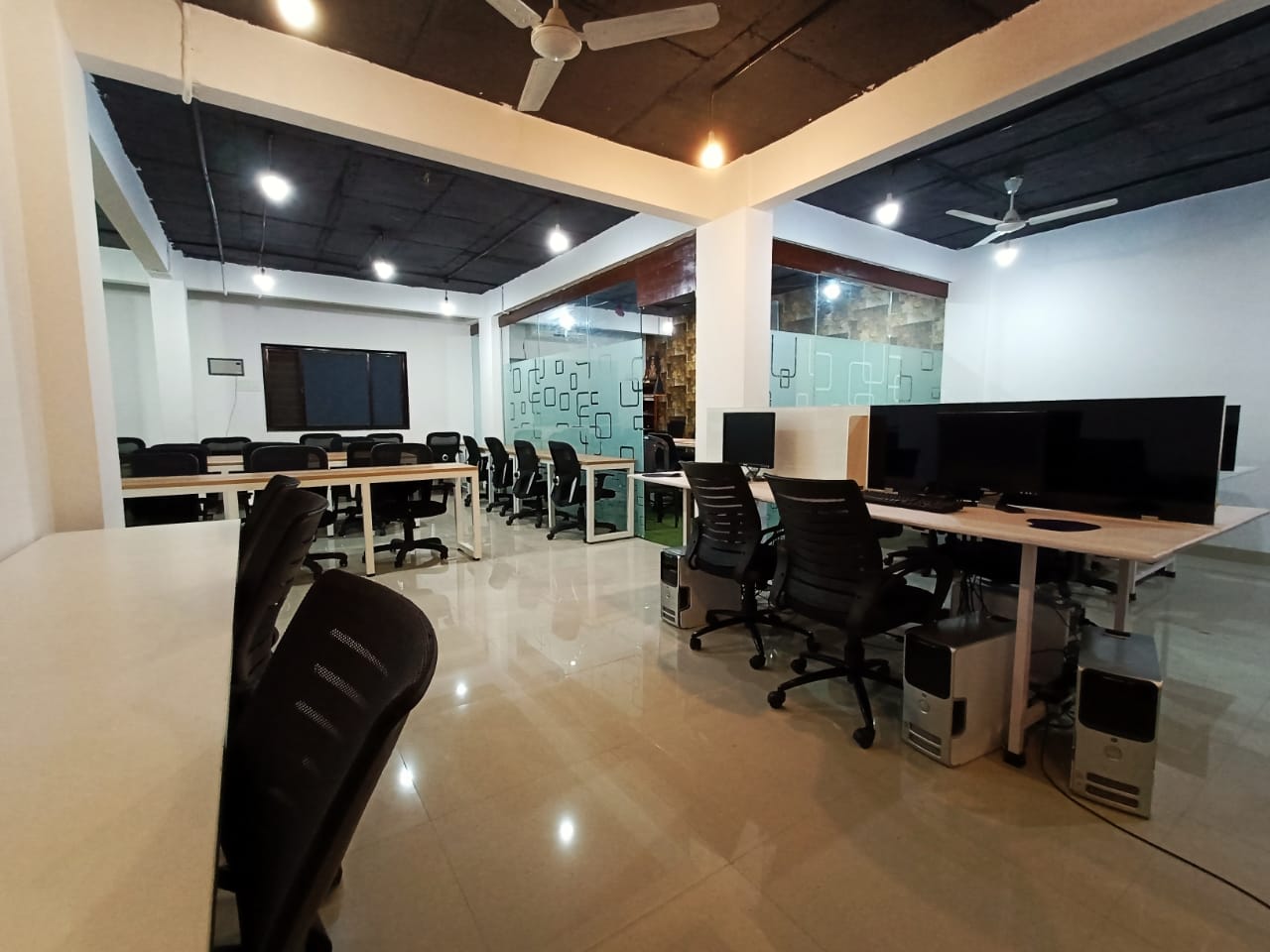 CO-WIN COWORKING SPACES image 3