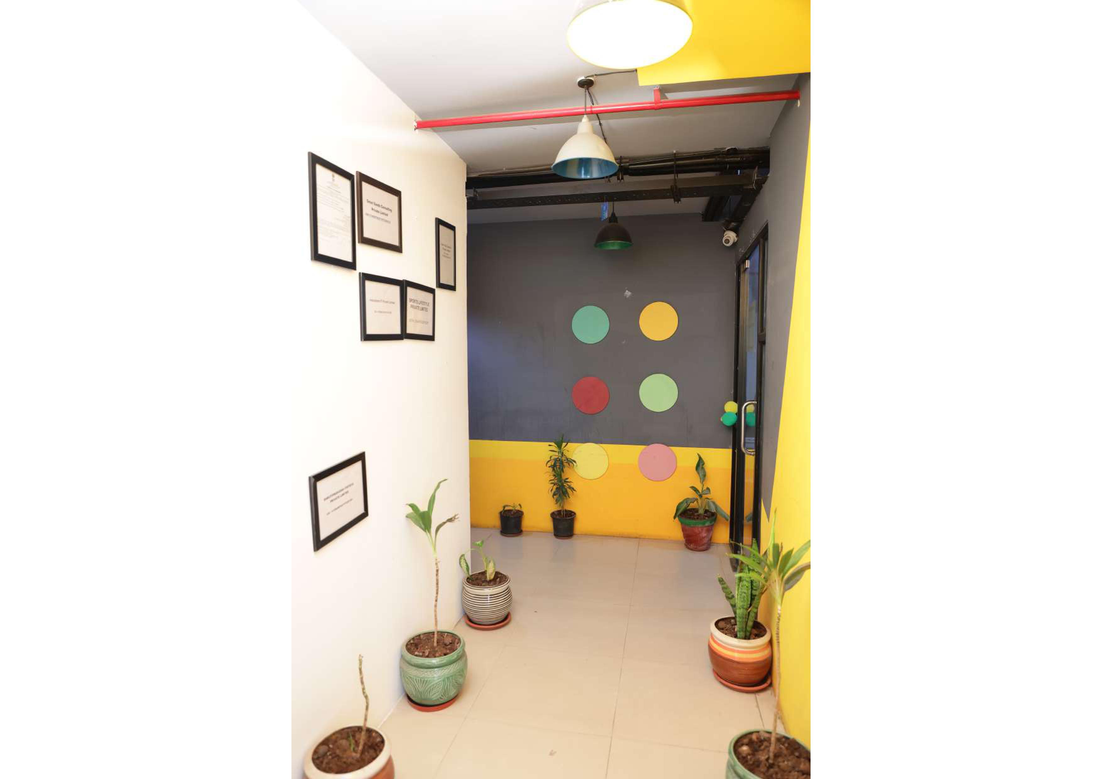Coworking Studio Mahavir Tower image 3