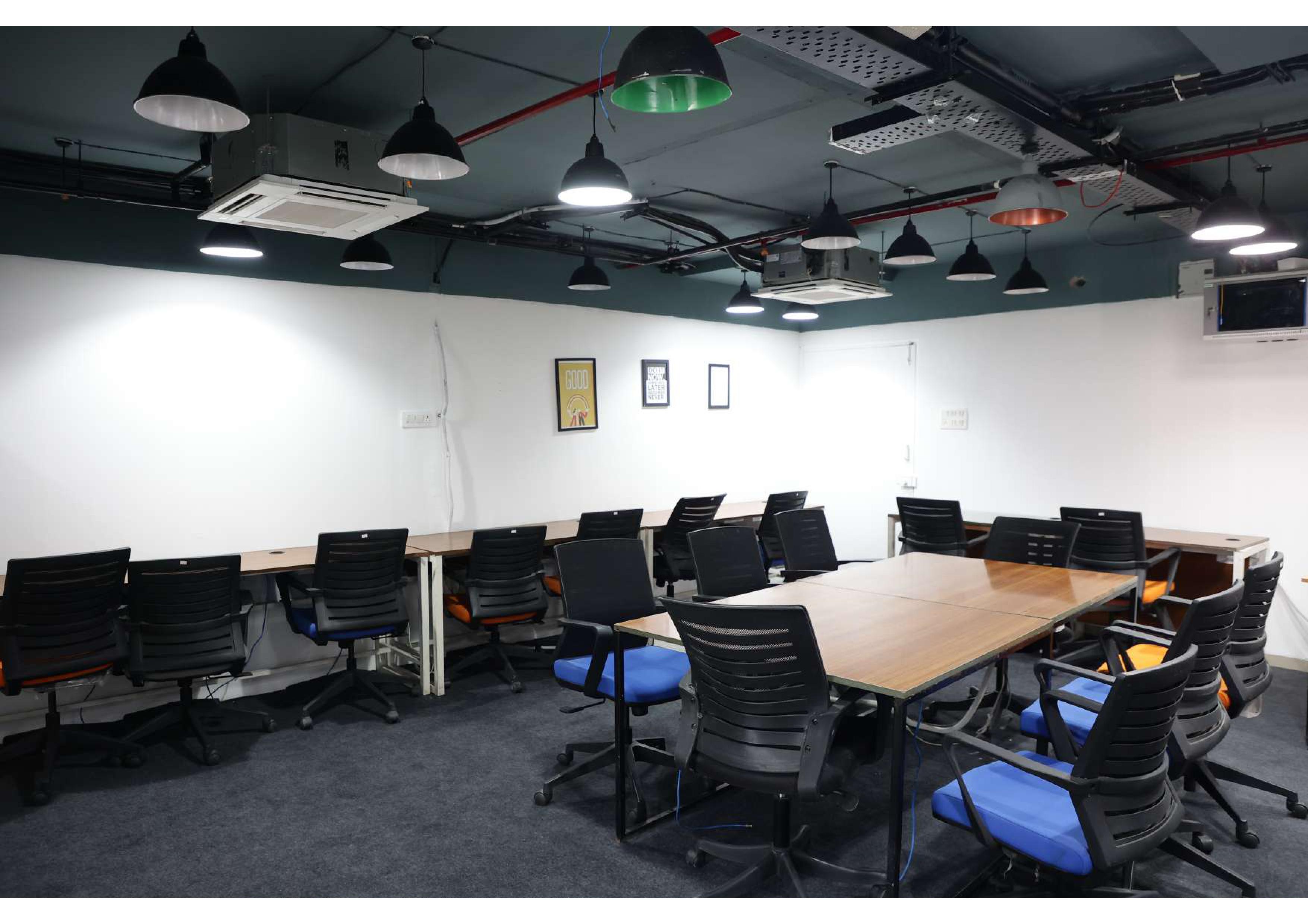 Coworking Studio Mahavir Tower image 5