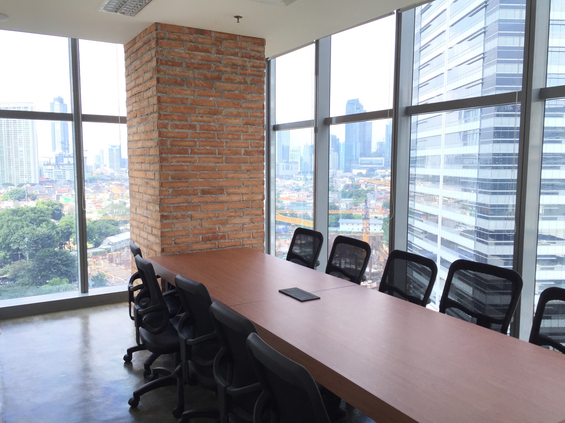 BASE Cowork Lounge image 4