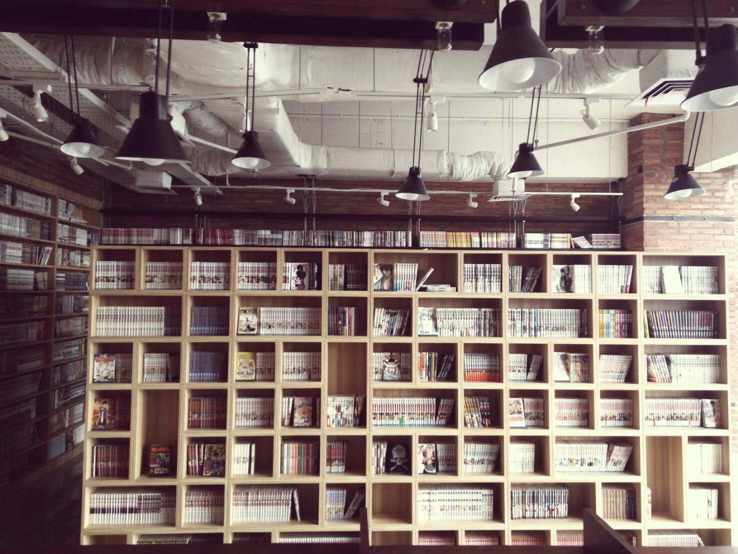 BASE Cowork Lounge image 3