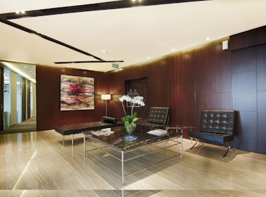 CEO SUITE - AXA Tower image 3