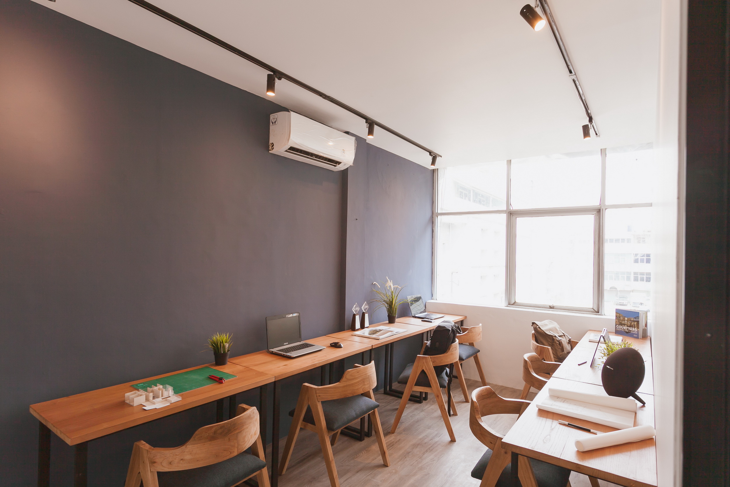 Golden Hour Co-Working Café image 5