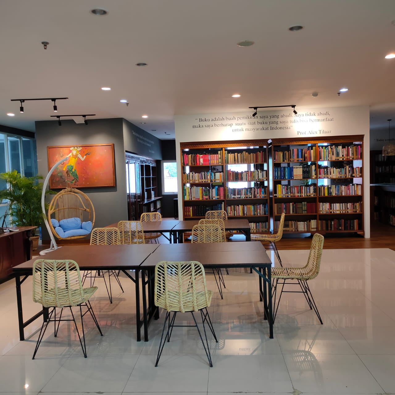 Ruang Belajar Alex Tilaar image 5