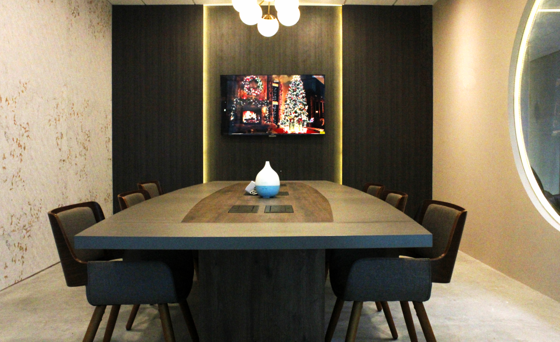 Walton Workspace image 2