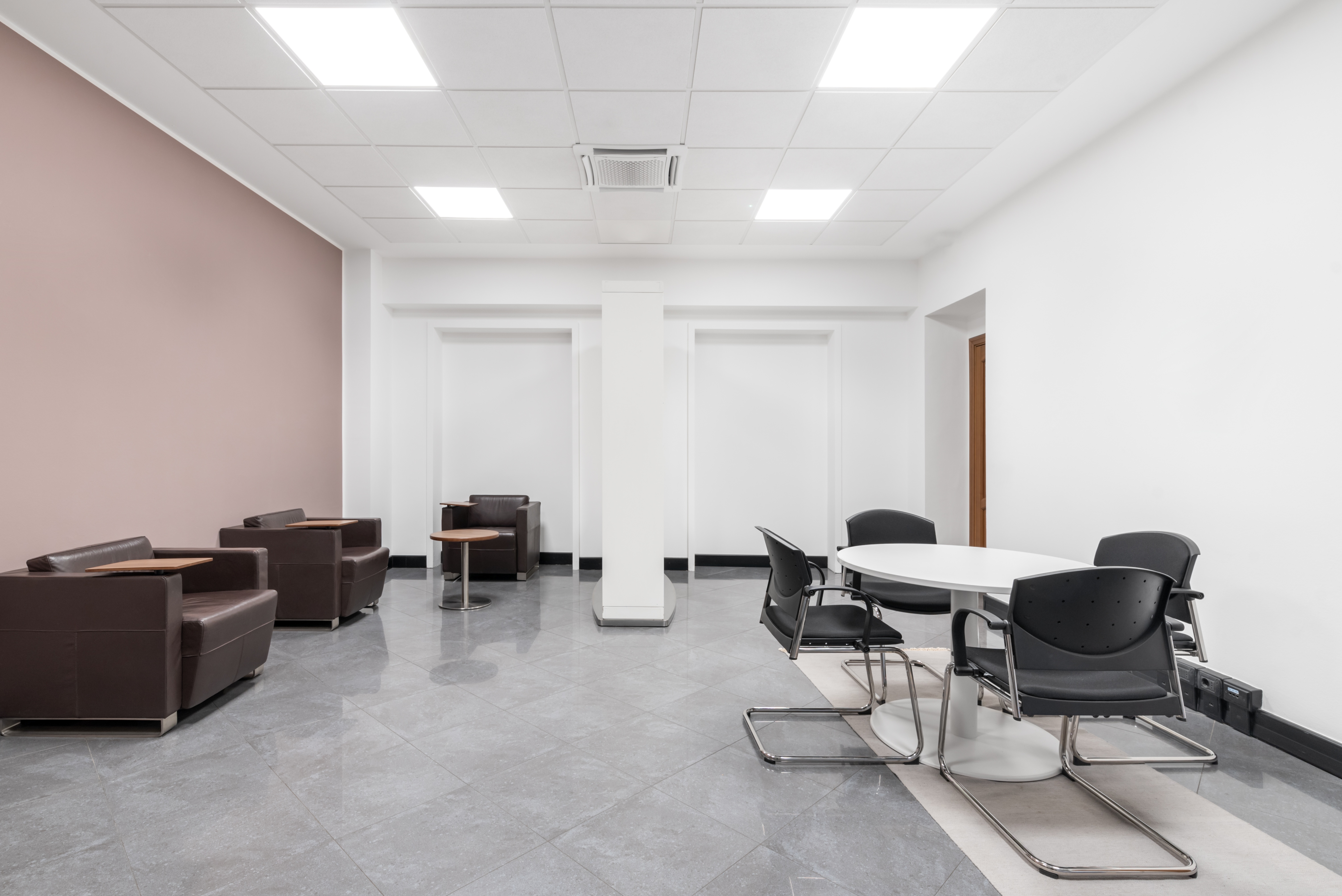 Regus - Milan Montenapoleone image 5