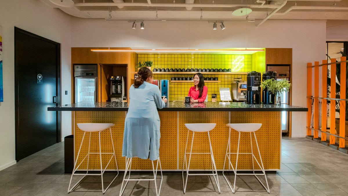 WeWork Gates Fukuoka image 5