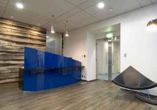 Regus - Hiroshima high image 2