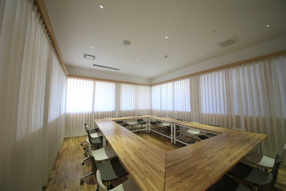 Mirai Kaigishitsu image 4