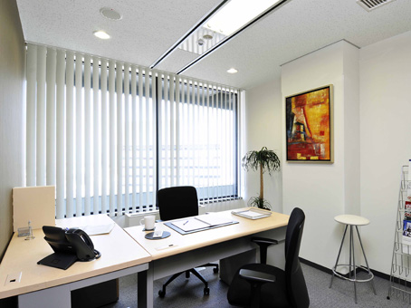 Regus - Osaka Umeda image 4