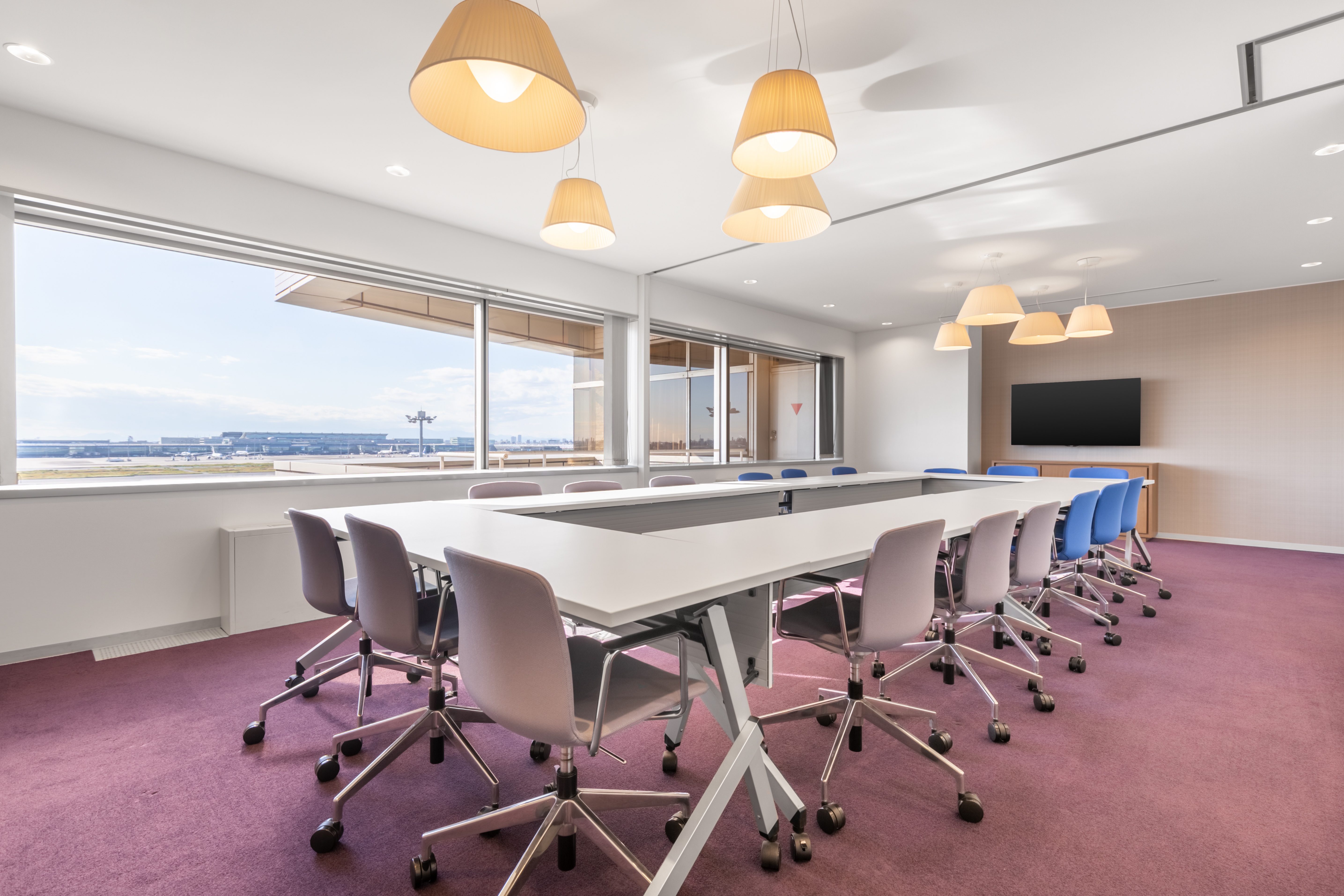 Regus Express - Tokyo, Haneda Airport Terminal 1 (Tokyo International Air Terminal) image 4