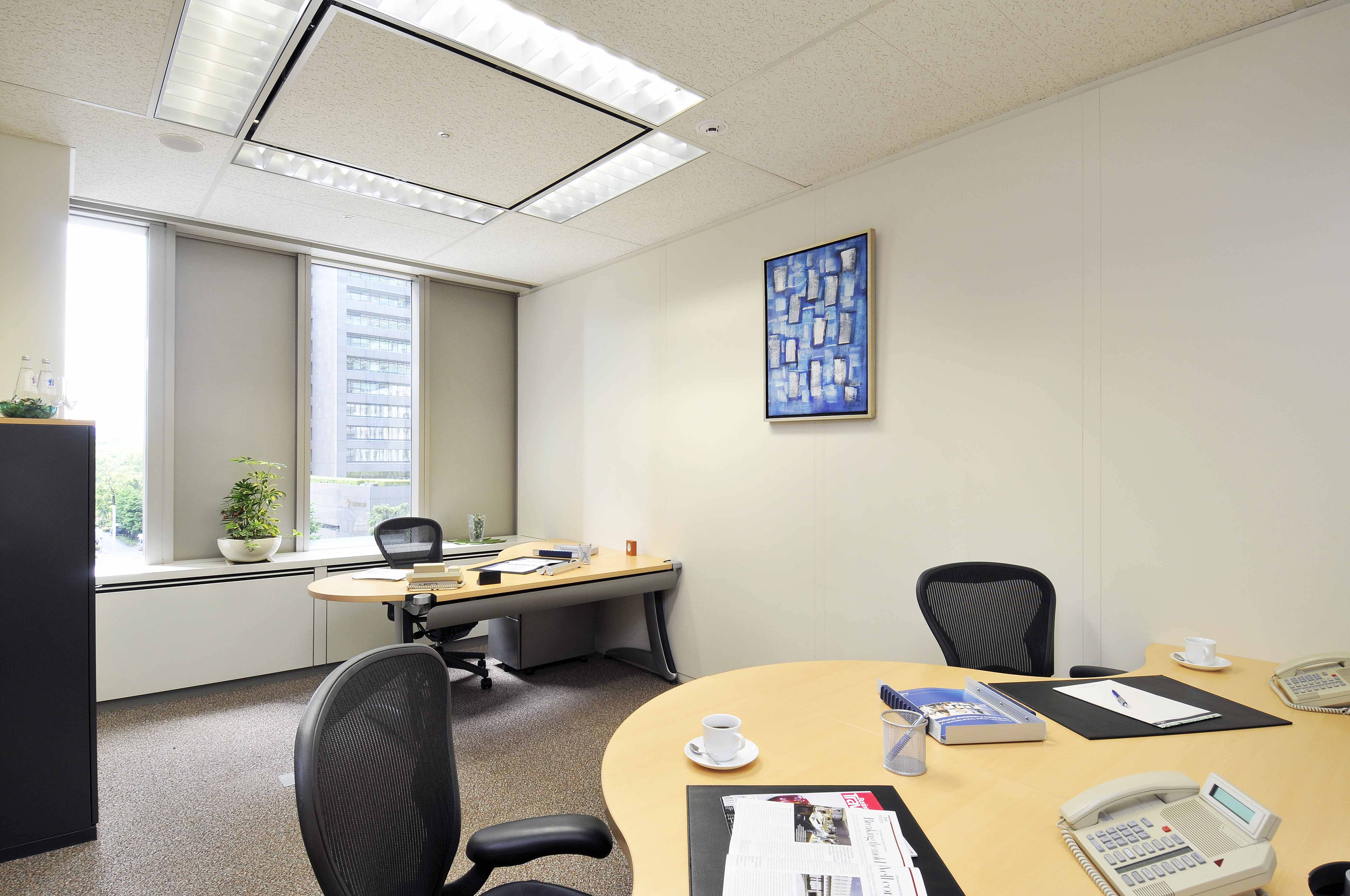 Regus - Tokyo Otemachi 1st Square image 5