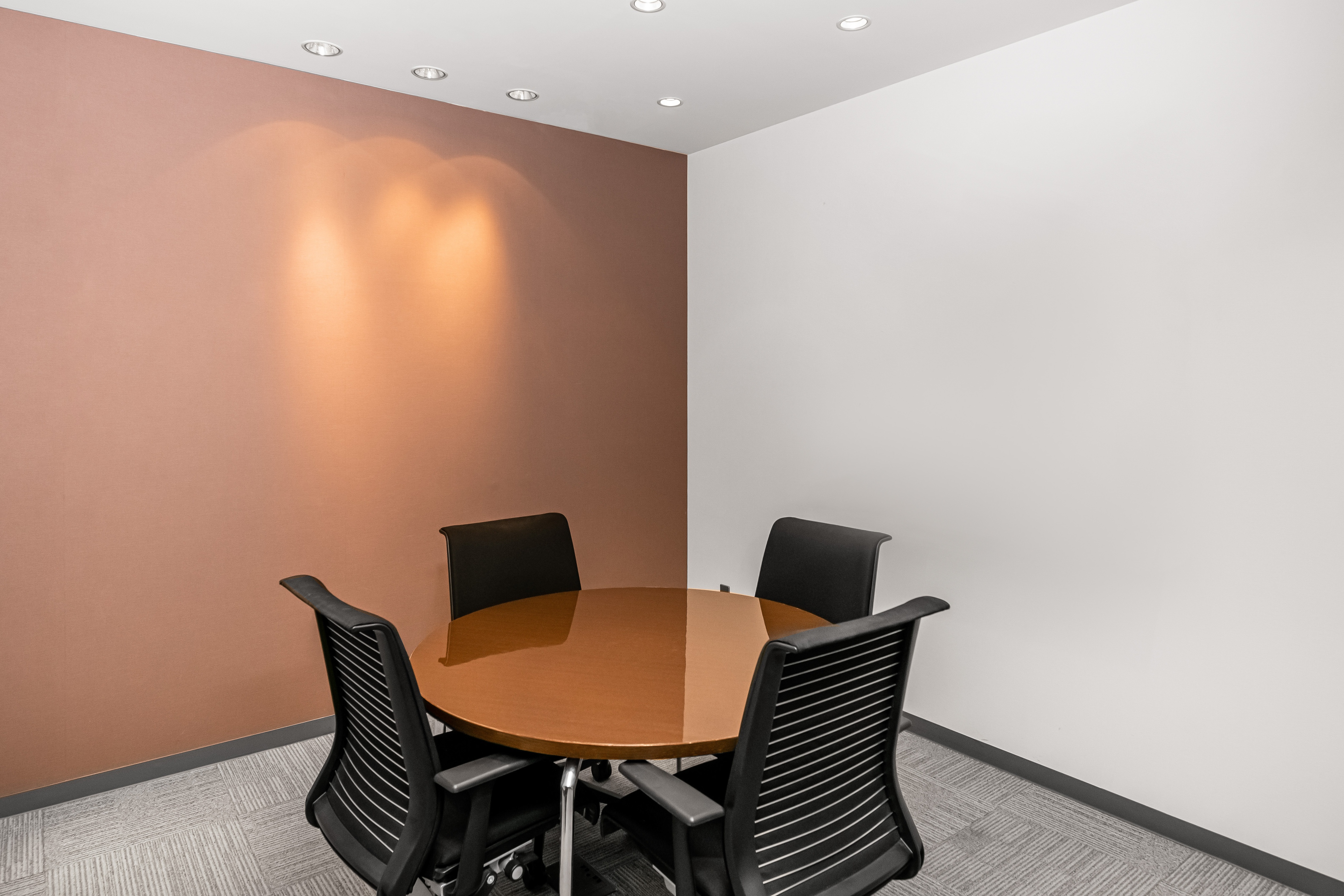 Regus - Tokyo Shinbashi image 4